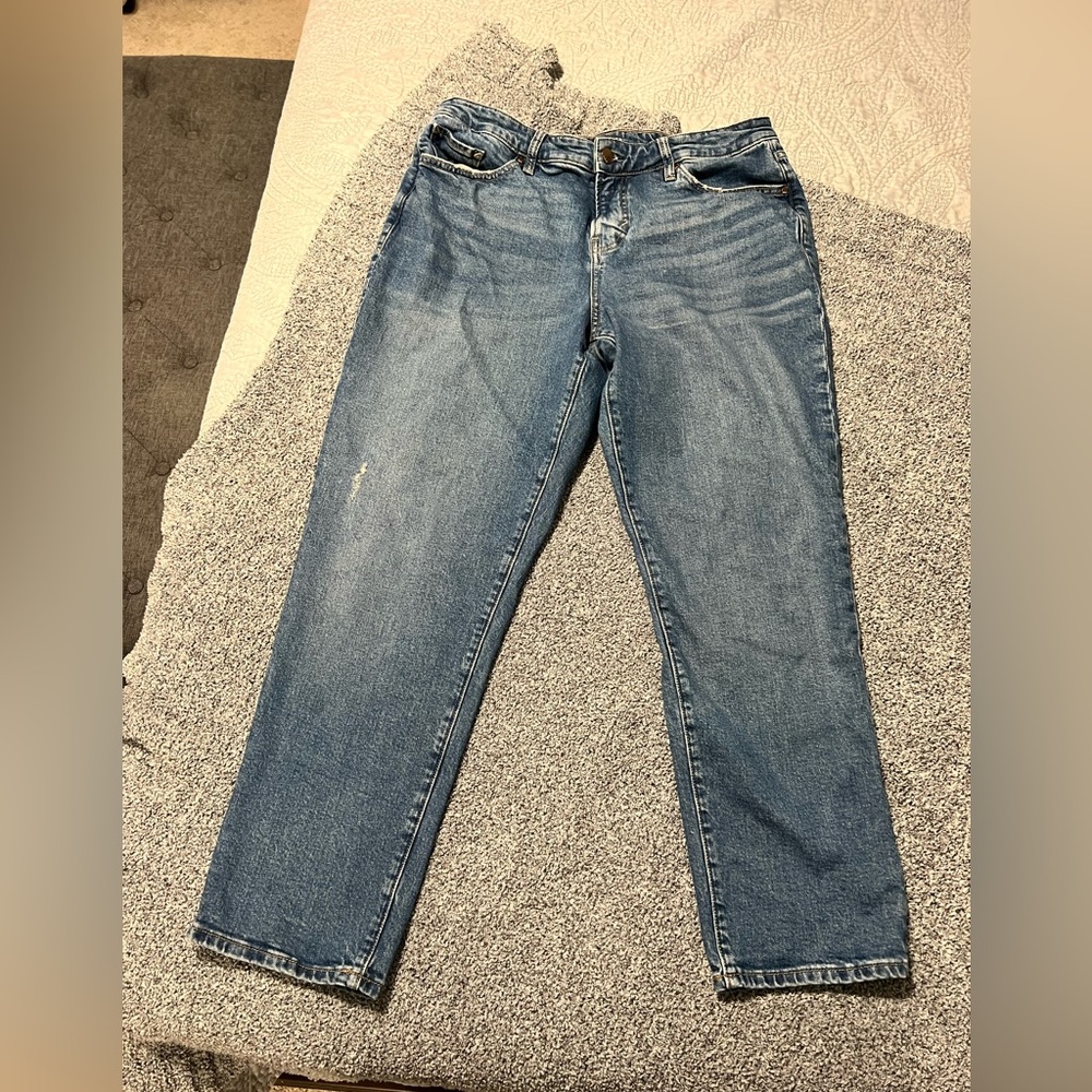A.n.a. Boyfriend cut jeans. Ankle length.
